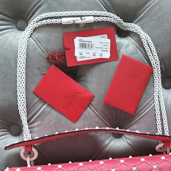 NWOB. VALENTINO GARAVANI quilted pink Spike Shoulder Bag w/ white studs - Picture 6 of 16